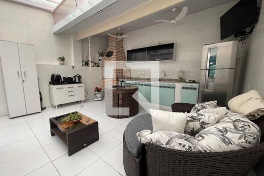 Quintal de casa à venda com 4 quartos, 170m² em Jardim Bonfiglioli, São Paulo