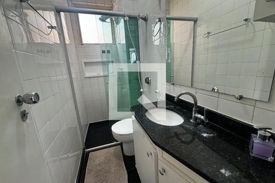Banheiro  de apartamento para alugar com 2 quartos, 60m² em Santa Tereza, Belo Horizonte