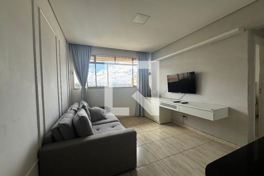 Sala de apartamento para alugar com 2 quartos, 60m² em Santa Tereza, Belo Horizonte