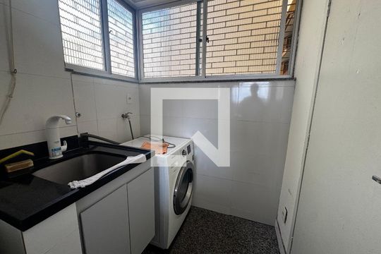 Área de serviço  de apartamento para alugar com 2 quartos, 60m² em Santa Tereza, Belo Horizonte