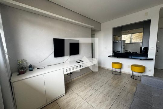 Sala de apartamento para alugar com 2 quartos, 60m² em Santa Tereza, Belo Horizonte