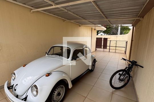 Garagem de casa à venda com 4 quartos, 224m² em Jardim Nova Europa, Campinas