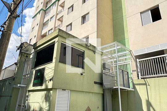 Fachada de apartamento para alugar com 2 quartos, 51m² em Campestre, Santo André