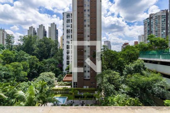Vista Quarto 2 de apartamento à venda com 3 quartos, 250m² em Jardim Fonte do Morumbi, São Paulo