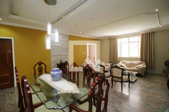 Sala de casa à venda com 3 quartos, 360m² em Vila da Penha, Rio de Janeiro