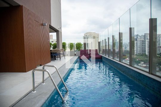 Área comum - Piscina de kitnet/studio para alugar com 1 quarto, 26m² em Jardim das Acacias, São Paulo