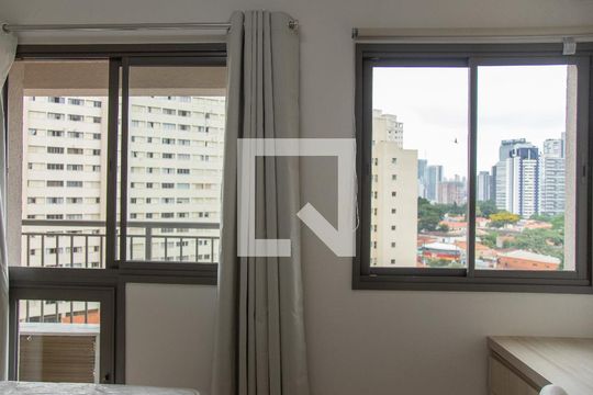Quarto de kitnet/studio para alugar com 1 quarto, 26m² em Jardim das Acacias, São Paulo