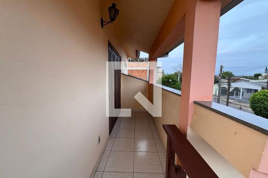 Sacada de casa para alugar com 3 quartos, 135m² em Santos Dumont, São Leopoldo