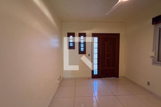 Sala 1 de casa para alugar com 3 quartos, 135m² em Santos Dumont, São Leopoldo