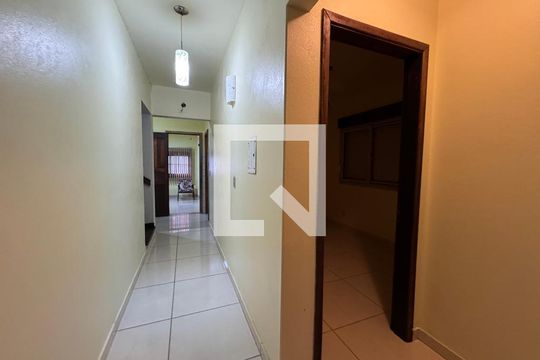Corredor  de casa para alugar com 3 quartos, 135m² em Santos Dumont, São Leopoldo