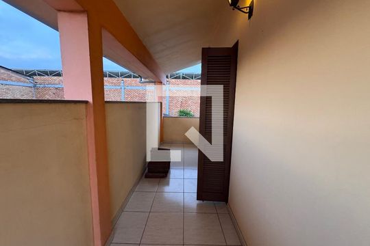 Sacada de casa para alugar com 3 quartos, 135m² em Santos Dumont, São Leopoldo