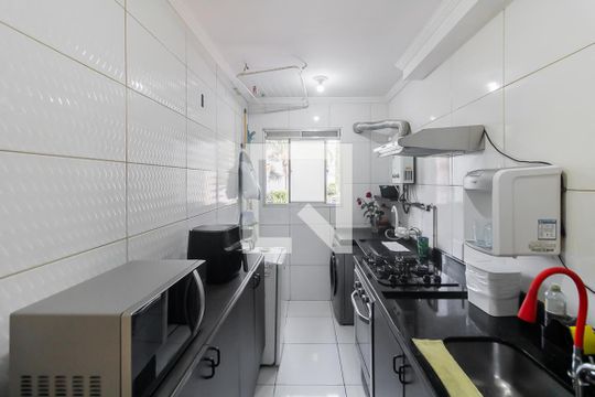 Cozinha de apartamento para alugar com 3 quartos, 60m² em Cidade Patriarca, São Paulo