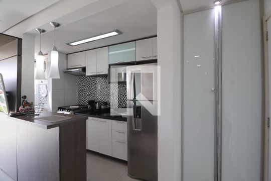 Cozinha e Área de Serviço de apartamento para alugar com 2 quartos, 52m² em Fátima, Canoas