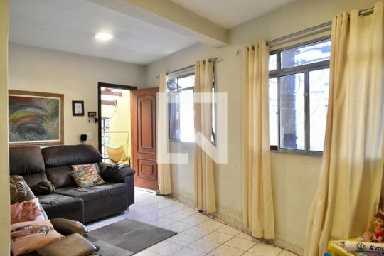 Sala 2 de casa para alugar com 4 quartos, 140m² em Chácara Inglesa, São Paulo
