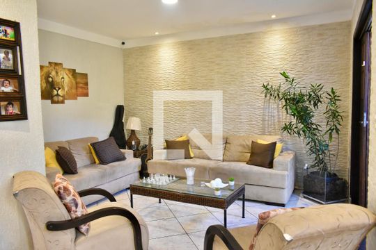 Casa para alugar com 4 quartos, 140m² em Chácara Inglesa, São Paulo