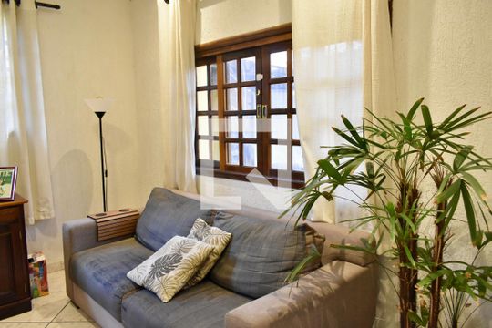 Sala 1 de casa para alugar com 4 quartos, 140m² em Chácara Inglesa, São Paulo