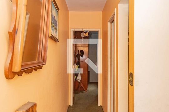 Corredor de casa à venda com 3 quartos, 200m² em Jardim Santa Cruz (sacoma), São Paulo