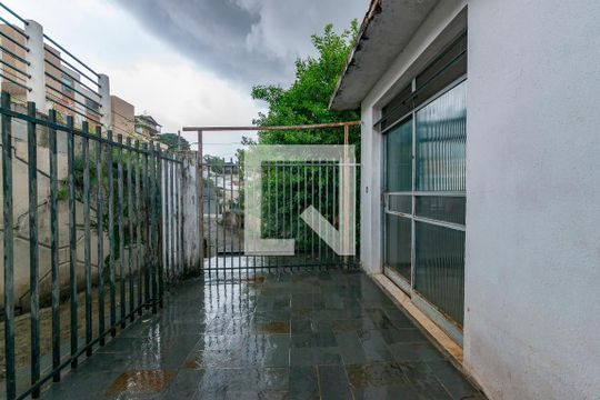 Área externa de casa para alugar com 2 quartos, 90m² em Alto Caiçaras, Belo Horizonte