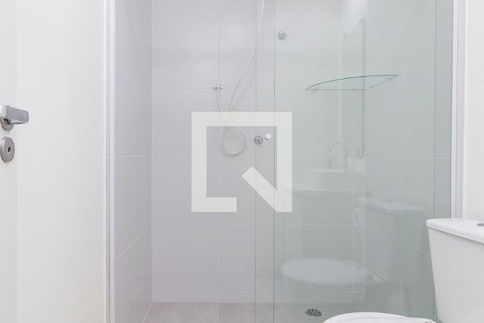 Banheiro de apartamento para alugar com 1 quarto, 26m² em Santo Amaro, São Paulo