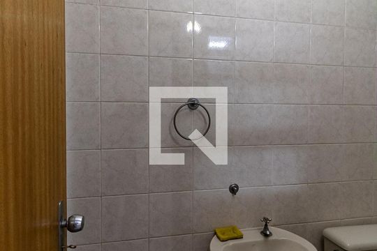 Banheiro de Serviço de casa à venda com 3 quartos, 130m² em Vila Moraes, São Paulo