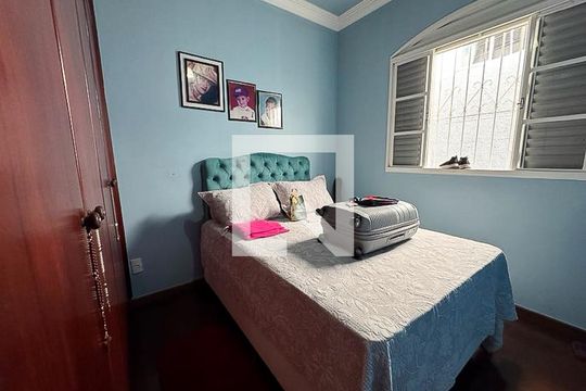 Quarto 2 de casa para alugar com 4 quartos, 242m² em Castelo, Belo Horizonte