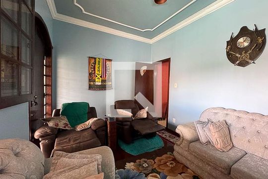 Sala de TV de casa para alugar com 4 quartos, 242m² em Castelo, Belo Horizonte