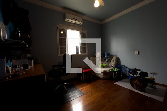 Quarto 2 de casa para alugar com 4 quartos, 242m² em Castelo, Belo Horizonte