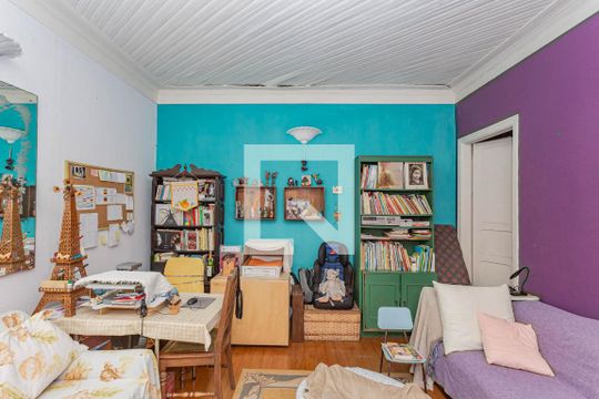 Sala de casa à venda com 5 quartos, 186m² em Vila Gumercindo, São Paulo