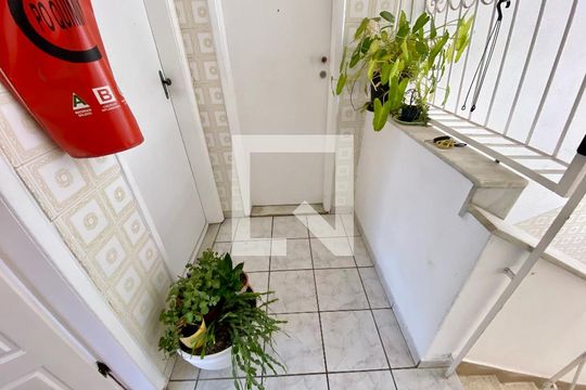 Entrada de apartamento para alugar com 3 quartos, 108m² em Canela, Salvador