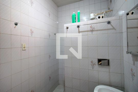 Banheiro de casa à venda com 4 quartos, 189m² em Nova Cachoeirinha, Belo Horizonte