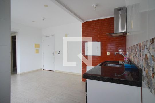 Cozinha de apartamento à venda com 2 quartos, 48m² em Rubem Berta, Porto Alegre