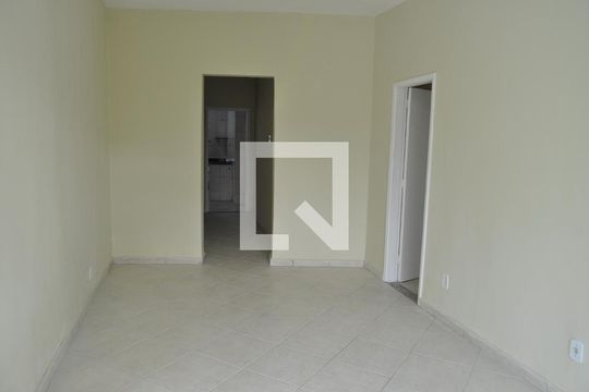 Sala  de casa à venda com 3 quartos, 250m² em Abolição, Rio de Janeiro