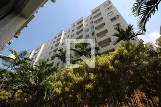 Fachada de apartamento para alugar com 2 quartos, 50m² em Taquara, Rio de Janeiro