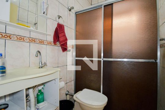 Banheiro de casa à venda com 2 quartos, 300m² em Jardim Vila Galvao, Guarulhos