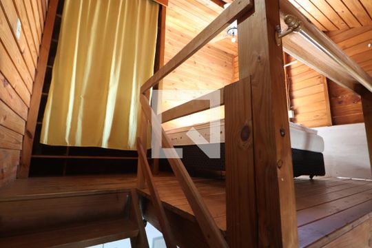 Quarto de casa à venda com 6 quartos, 200m² em São José, Canoas