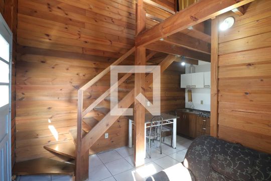 Sala/Cozinha de casa à venda com 6 quartos, 200m² em São José, Canoas