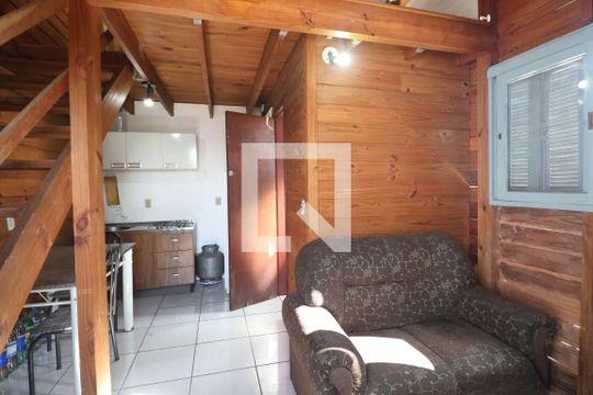 Casa à venda com 6 quartos, 200m² em São José, Canoas