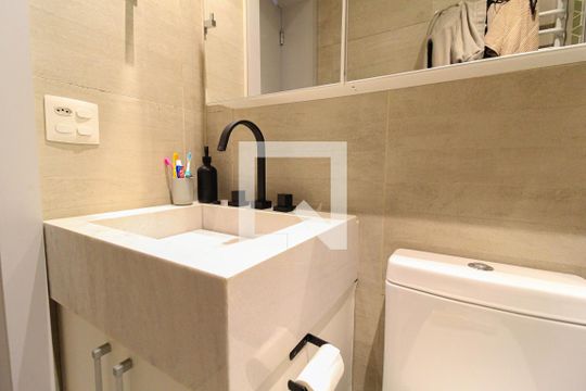 Banheiro de apartamento à venda com 1 quarto, 40m² em Vila Nova Conceição, São Paulo