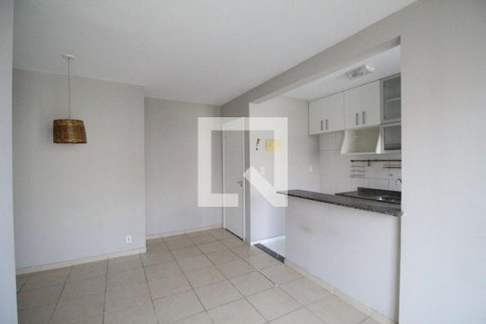 Sala de apartamento à venda com 2 quartos, 65m² em Taquara, Rio de Janeiro