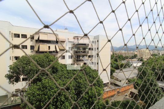 Quarto - Vista de apartamento à venda com 2 quartos, 65m² em Taquara, Rio de Janeiro