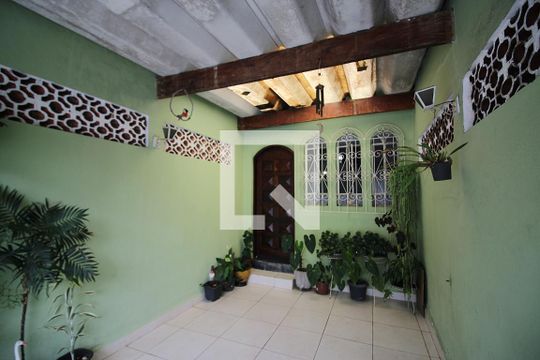 Garagem de casa à venda com 2 quartos, 250m² em Alves Dias, São Bernardo do Campo