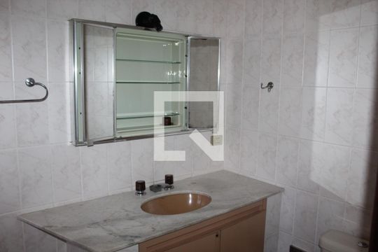 Banheiro de casa de condomínio para alugar com 5 quartos, 390m² em Jardim Sao Paulo Ii, Cotia
