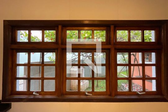 Quarto de Serviço de casa de condomínio para alugar com 5 quartos, 390m² em Jardim Sao Paulo Ii, Cotia