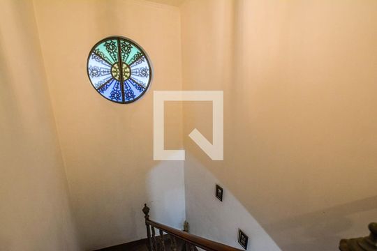 Escada de casa para alugar com 2 quartos, 130m² em Parque das Nações, Santo André