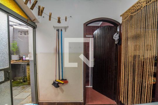 Área de Serviço de casa para alugar com 2 quartos, 130m² em Parque das Nações, Santo André