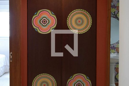 Armário corredor de apartamento à venda com 2 quartos, 160m² em Jardim Paulista, São Paulo