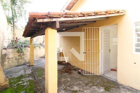 Área de Serviço de casa para alugar com 2 quartos, 100m² em Vila Nova Mazzei, São Paulo