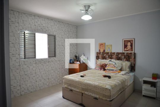 Quarto 2 de casa à venda com 2 quartos, 200m² em Santa Terezinha, Santo André