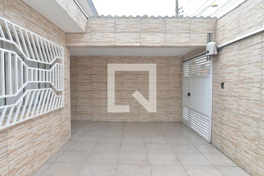 Área Externa de casa à venda com 2 quartos, 200m² em Santa Terezinha, Santo André