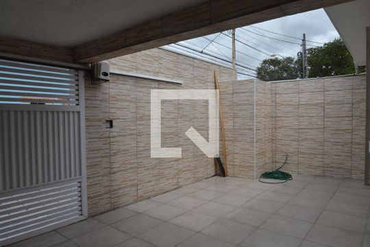 Área Externa de casa à venda com 2 quartos, 200m² em Santa Terezinha, Santo André